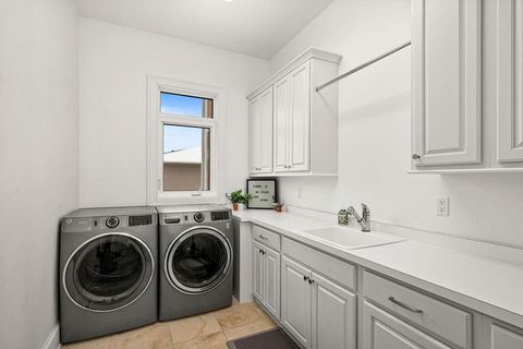 Tiny photo for 560 Marshall St, Duluth, MN 55803 (MLS # 6123484)