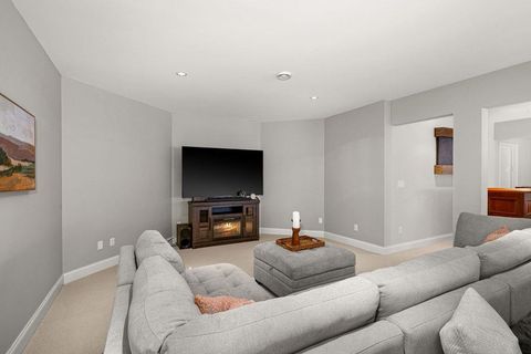 Tiny photo for 560 Marshall St, Duluth, MN 55803 (MLS # 6123484)