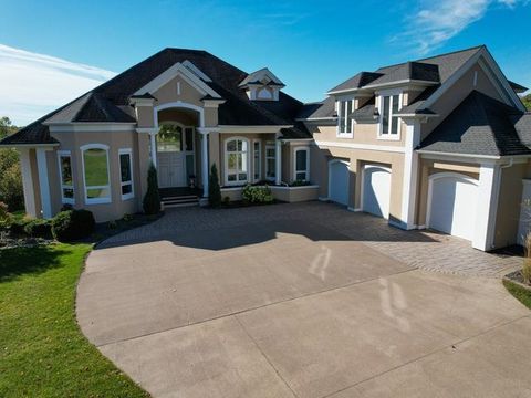 Tiny photo for 560 Marshall St, Duluth, MN 55803 (MLS # 6123484)