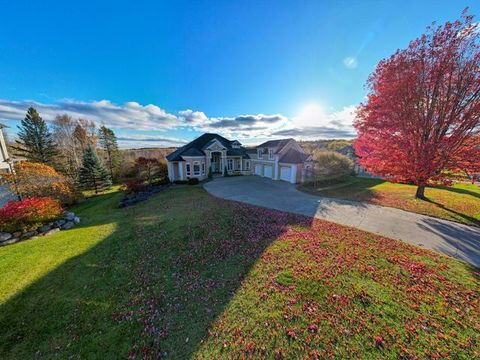 Tiny photo for 560 Marshall St, Duluth, MN 55803 (MLS # 6123484)