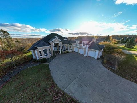 Tiny photo for 560 Marshall St, Duluth, MN 55803 (MLS # 6123484)