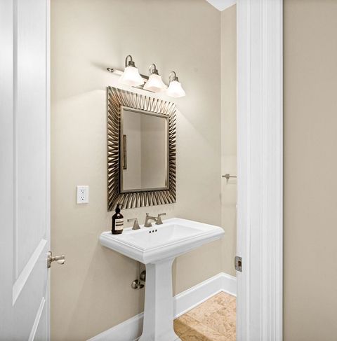 Tiny photo for 560 Marshall St, Duluth, MN 55803 (MLS # 6123484)