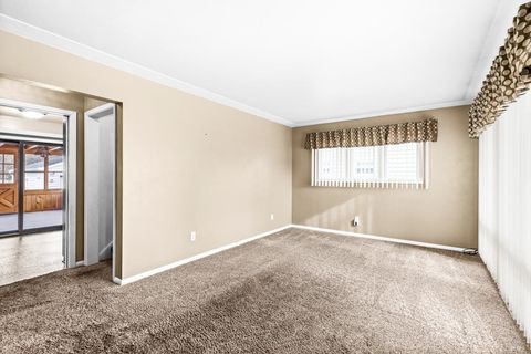 Tiny photo for 413 W Owatonna St, Duluth, MN 55803 (MLS # 6122759)