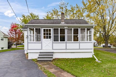 Tiny photo for 413 W Owatonna St, Duluth, MN 55803 (MLS # 6122759)