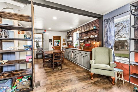 Tiny photo for 424 E 13th St, Duluth, MN 55811 (MLS # 6125040)