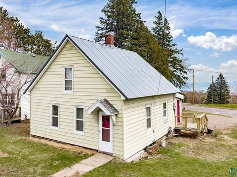 Photo of 424 E 13th St, Duluth, MN 55811 (MLS # 6125040)