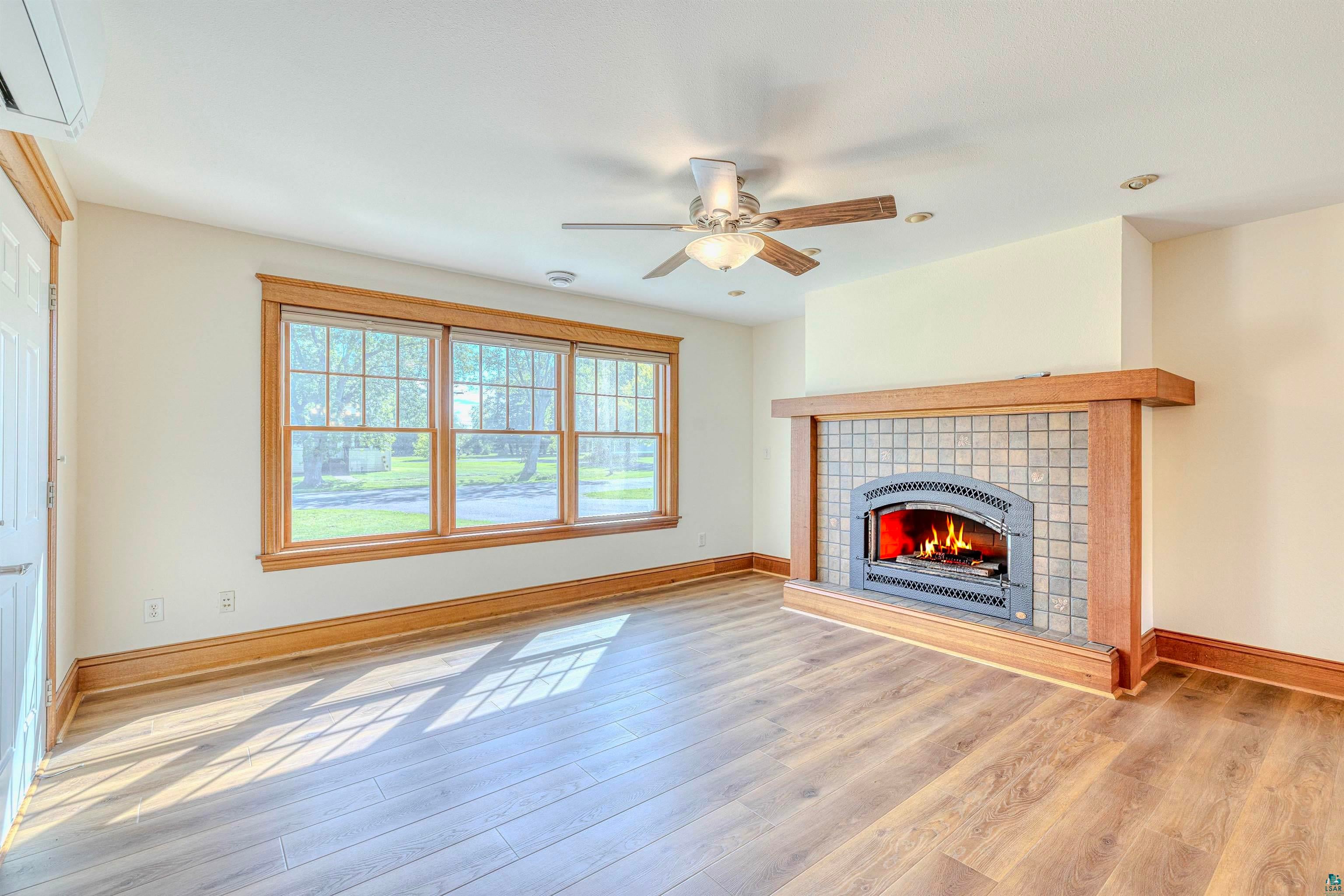 1213-15 22nd Ave E