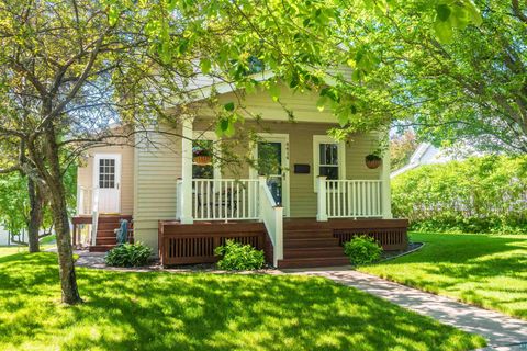 Photo of 4414 Cambridge St, Duluth, MN 55804 (MLS # 6126733)