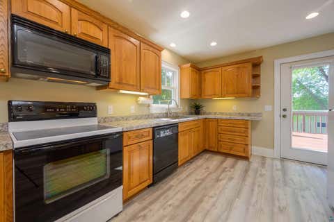 Tiny photo for 4414 Cambridge St, Duluth, MN 55804 (MLS # 6126733)