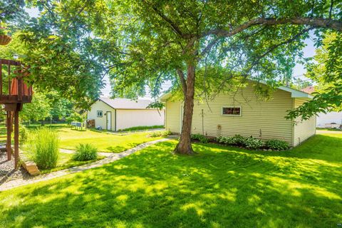 Tiny photo for 4414 Cambridge St, Duluth, MN 55804 (MLS # 6126733)