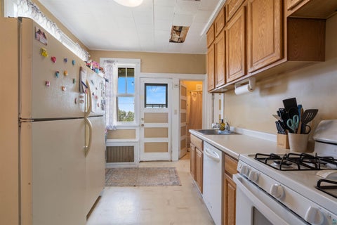 Tiny photo for 1010 E 9th St, Duluth, MN 55805 (MLS # 6128187)