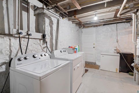 Tiny photo for 1010 E 9th St, Duluth, MN 55805 (MLS # 6128187)