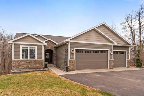 Photo of 510 Crystal Dr, Duluth, MN 55811 (MLS # 6124911)