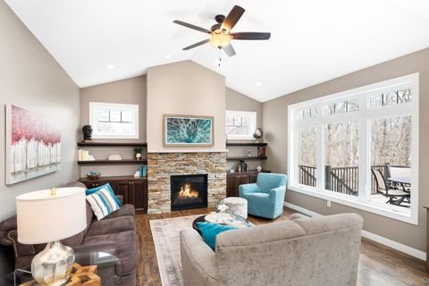 Tiny photo for 510 Crystal Dr, Duluth, MN 55811 (MLS # 6124911)