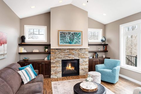 Tiny photo for 510 Crystal Dr, Duluth, MN 55811 (MLS # 6124911)