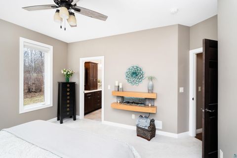 Tiny photo for 510 Crystal Dr, Duluth, MN 55811 (MLS # 6124911)