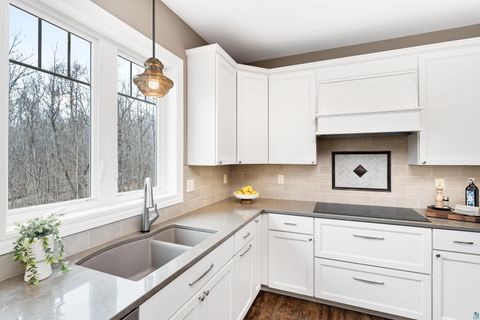 Tiny photo for 510 Crystal Dr, Duluth, MN 55811 (MLS # 6124911)