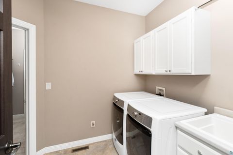 Tiny photo for 510 Crystal Dr, Duluth, MN 55811 (MLS # 6124911)
