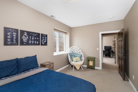 Tiny photo for 510 Crystal Dr, Duluth, MN 55811 (MLS # 6124911)