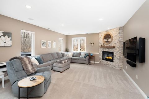 Tiny photo for 510 Crystal Dr, Duluth, MN 55811 (MLS # 6124911)