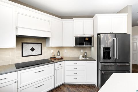 Tiny photo for 510 Crystal Dr, Duluth, MN 55811 (MLS # 6124911)