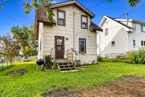 Tiny photo for 16 Sunnyside St, Duluth, MN 55808 (MLS # 6128313)