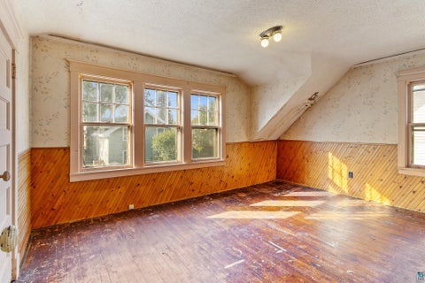 Tiny photo for 16 Sunnyside St, Duluth, MN 55808 (MLS # 6128313)