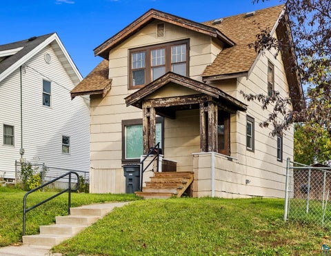 Tiny photo for 16 Sunnyside St, Duluth, MN 55808 (MLS # 6128313)