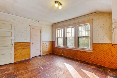 Tiny photo for 16 Sunnyside St, Duluth, MN 55808 (MLS # 6128313)