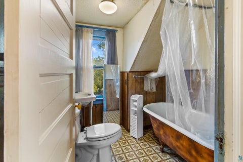 Tiny photo for 16 Sunnyside St, Duluth, MN 55808 (MLS # 6128313)