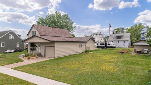 Tiny photo for 214 W Chapman St, Ely, MN 55731 (MLS # 6126215)
