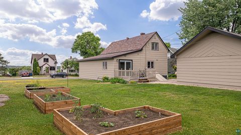 Tiny photo for 214 W Chapman St, Ely, MN 55731 (MLS # 6126215)