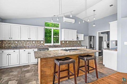 Tiny photo for 1002 Martha St, Duluth, MN 55805 (MLS # 6128174)