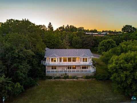 Photo of 1002 Martha St, Duluth, MN 55805 (MLS # 6128174)