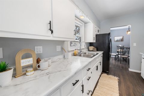 Tiny photo for 1101 13th St. South St, Virginia, MN 55792 (MLS # 6124122)