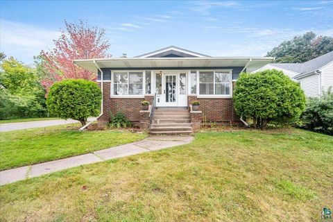 Photo of 5401 Otsego St, Duluth, MN 55804 (MLS # 6125036)