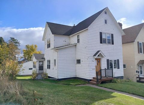 Photo of 1008 W 3rd St, Duluth, MN 55806 (MLS # 6123032)