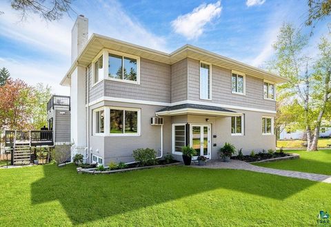 Photo of 225 26th Ave E AVE, Duluth, MN 55812 (MLS # 6125689)