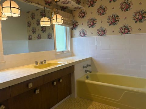 Tiny photo for 6 Minneapolis Ave, Duluth, MN 55803 (MLS # 6122303)