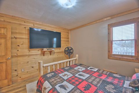 Tiny photo for 802 NW 3rd St, Chisholm, MN 55719 (MLS # 6123911)