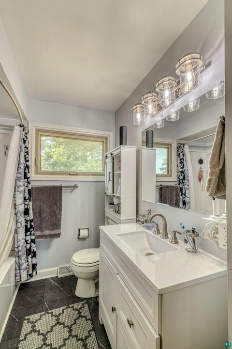 Tiny photo for 225 N Oak Bend Dr, Duluth, MN 55811 (MLS # 6127078)