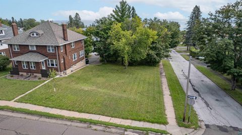 Tiny photo for 200 E 3rd St, Duluth, MN 55805 (MLS # 6124951)