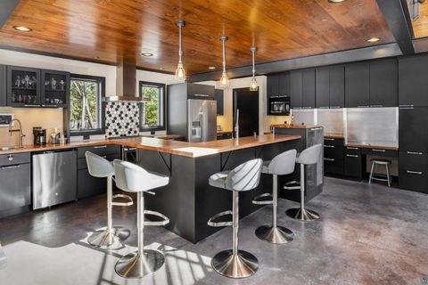 Tiny photo for 3515 Greysolon Rd, Duluth, MN 55804 (MLS # 6123937)