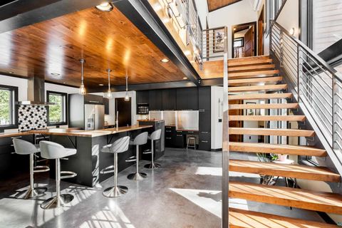 Tiny photo for 3515 Greysolon Rd, Duluth, MN 55804 (MLS # 6123937)