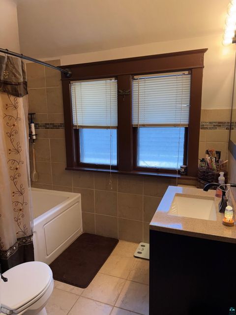 Tiny photo for 724 N 59th Ave W Ave, Duluth, MN 55807 (MLS # 6124862)