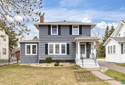 Photo of 1831 Wallace Ave, Duluth, MN 55803 (MLS # 6125047)