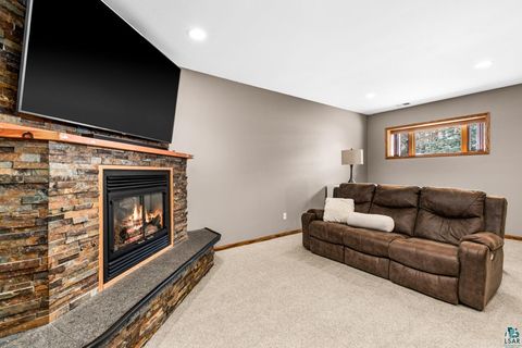 Tiny photo for 313 W Mulberry St, Duluth, MN 55811 (MLS # 6123799)