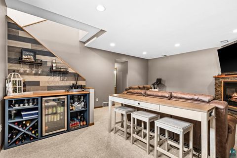 Tiny photo for 313 W Mulberry St, Duluth, MN 55811 (MLS # 6123799)