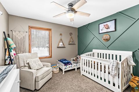 Tiny photo for 313 W Mulberry St, Duluth, MN 55811 (MLS # 6123799)