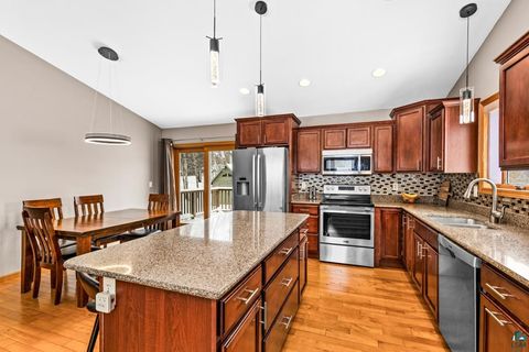 Tiny photo for 313 W Mulberry St, Duluth, MN 55811 (MLS # 6123799)